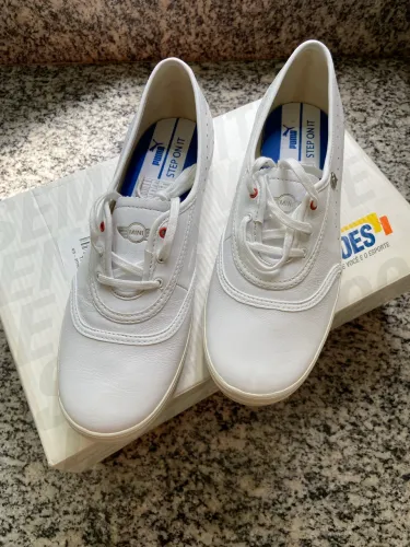 Tênis Puma feminino Be Mini Vulc couro branco