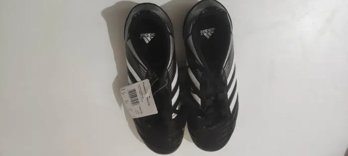 Nova, nunca usada! Chuteira campo 
