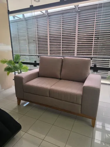 Sofá 2 lugares em Linho importado 