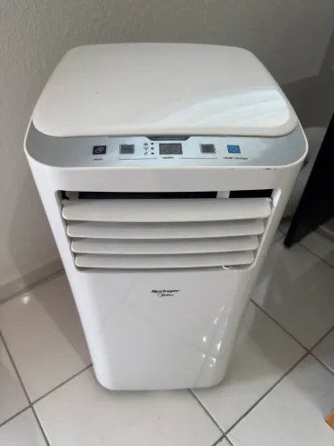 Ar condicionado portátil Midea 12000BTUs