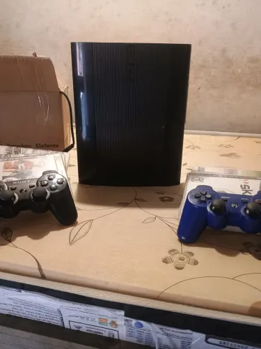 Vendo play 3 em bom estado 500$