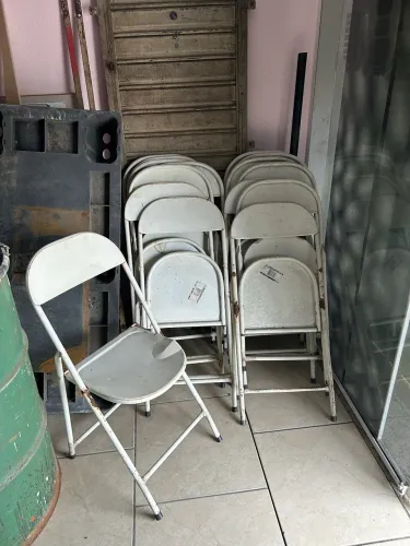 Cadeiras de ferro 15 usadas