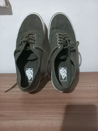 Tênis da Vans.
