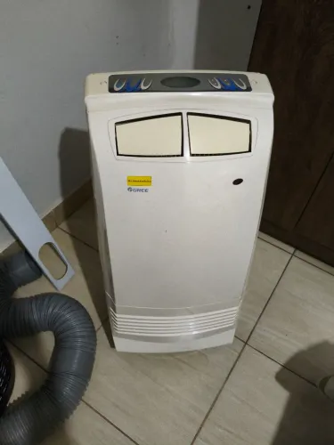 AR-CONDICIONADO PORTÁTIL GREE 12.000 BTUs - 110V - ÓTIMO ESTADO
