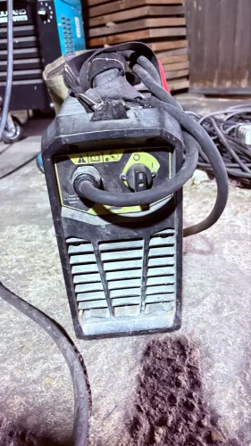 Máquina de Solda Inversora ESAB - Usada