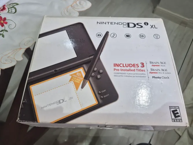 Nintendo DSI XL