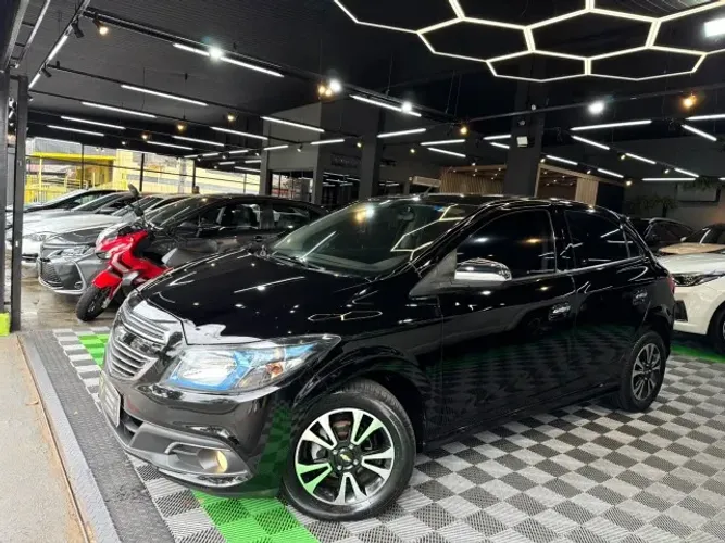 Chevrolet Onix Hatch LTZ 1.4 8V Flex Power Aut. 4P 2014