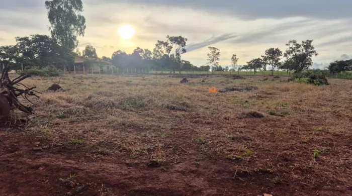 Vendo/troco chácara 3000m2 a 17km de Anápolis