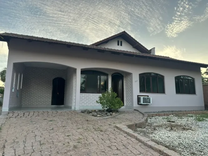 Excelente imóvel com 2 casas à venda no bairro Imigrantes em Timbó, Com potencial de explo