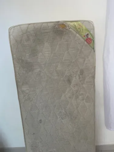 Colchão orthocrin com pequeno defeito
