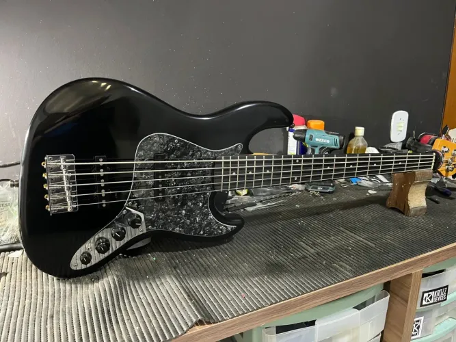 Contrabaixo Tagima Turbinado Fender