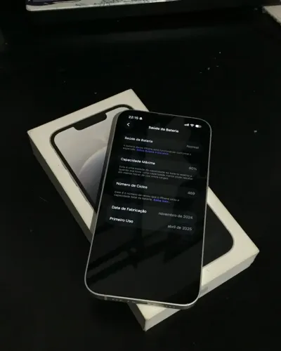 iPhone 16e