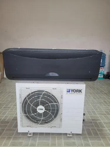 Ar condicionado usado 9000 btus quente e frio, marca York