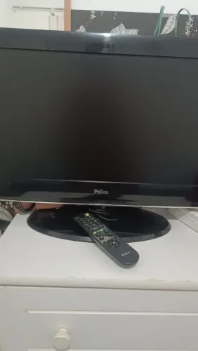 Tv 32" em perfeito estado. Acompanha Chrome crash.