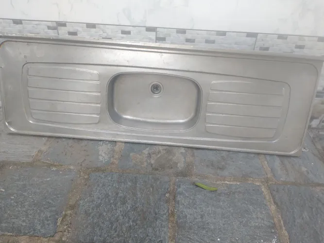 Pia inox de 1,80 m X 0,59 m.