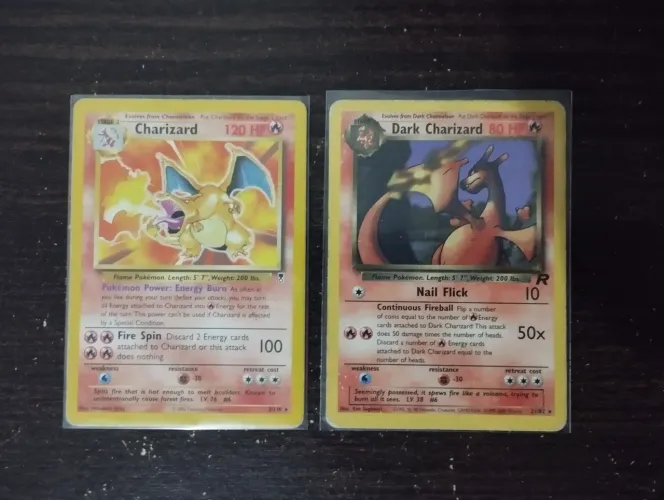 Pokémon TCG - Charizard (3/110) e Dark Charizard (21/82)