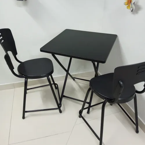 Jogo mesa aço com 2 cadeiras