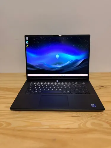 Notebook Alienware M16 R2-Intel Core Ultra 7 155H/RTX 4070/32GB DDR5 /Tela 16? QHD 240Hz
