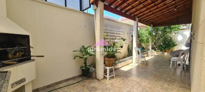 Casa em Condomínio Fechado no Jardim Aquarius em São José dos Campos
