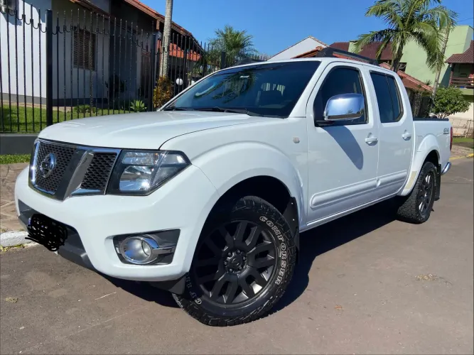 Nissan Frontier Platinum CD 4X4 2.5 TB Diesel 2014