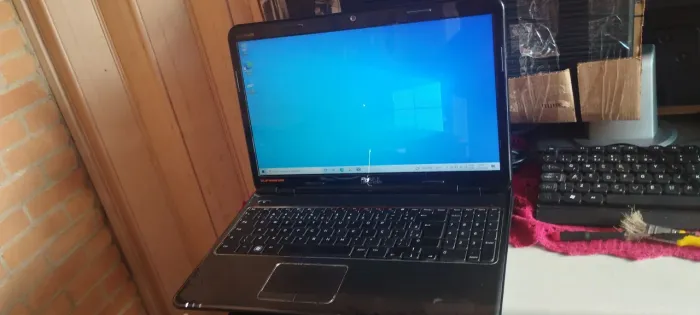 Notebook DELL i5 Inspiron SRS Premium 8 GB e 1 Téra de HD (bateria trocar ).