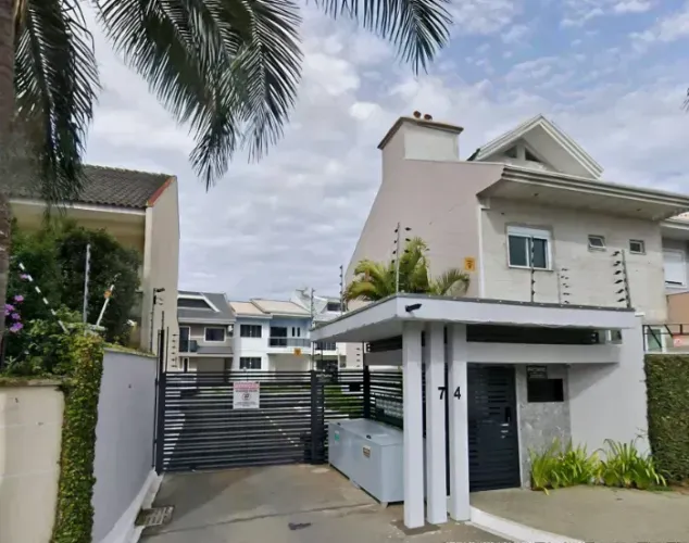 Casa em Condomínio em Curitiba - PR