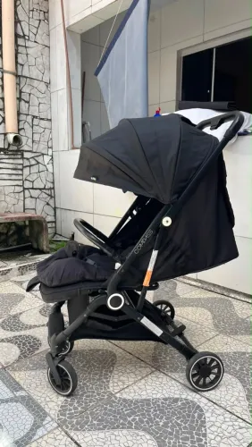 Carrinho de bebê seminovo Maxi Baby