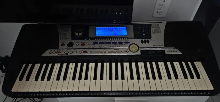 Teclado Yamaha PSR550 - Aceito troca