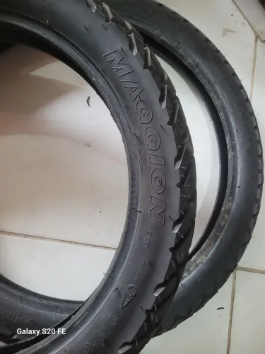 Pneus para moto