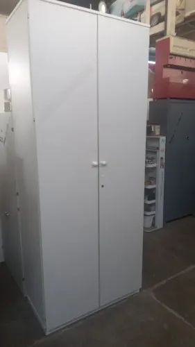 Armario Mult Uso com Prateleiras