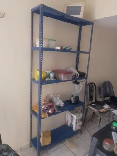 Estante metalluco retirada Icarai