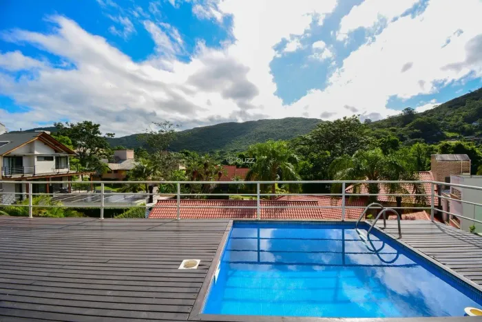 Casa em condomínio na Lagoa da Conceição
