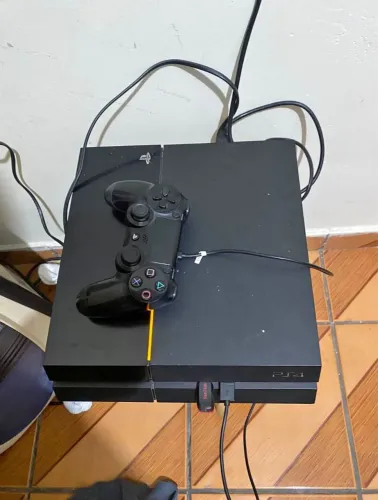 Ps4 500 GB +2 controles
