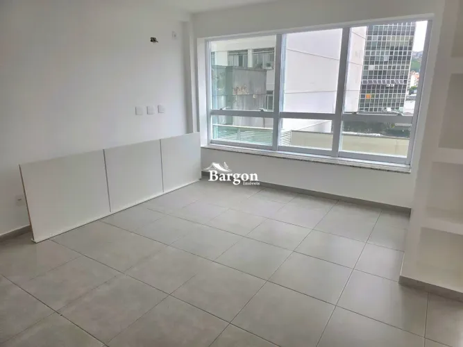 Sala comercial com 30m² a venda no Centro de Juiz de Fora