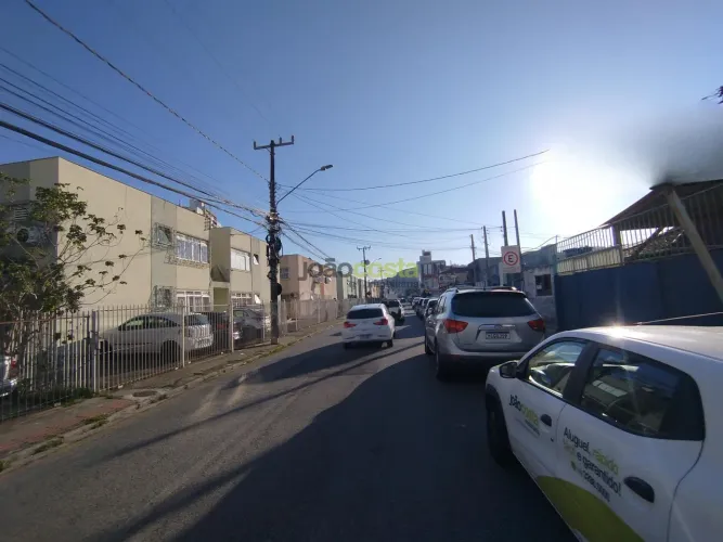 Loja para Locação em Kobrasol, São José | 150m² e 3 Banheiros