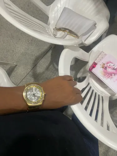 Swatch cara branca