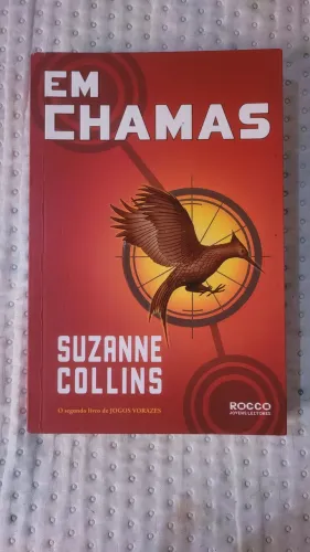 Livro Em chamas de Jogos Vorazes Suzanne Collins