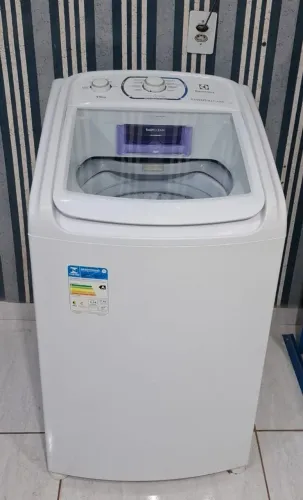 Vendo máquina de lavar roupa Electrolux 11kg moderna funcionando perfeitamente!