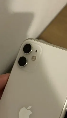 iPhone 11 64GB - Ótimo Estado e Tudo Funcionando!