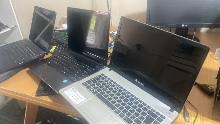 Vendo 3 notebooks usados