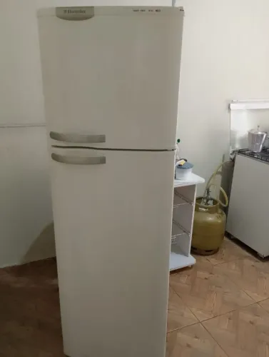 GELADEIRA ELECTROLUX FROST FREE CONSERVADA