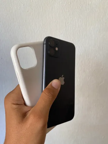 iPhone 11 128GB com caixa e nota + carregador 