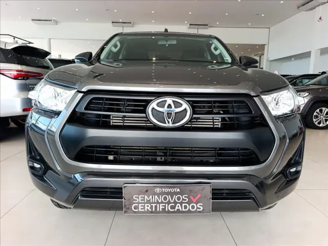 Toyota Hilux CD SR 4X4 2.8 TDI Diesel Aut. 2025