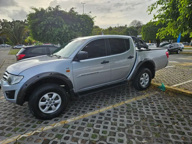 Mitsubishi L200 Triton GLS 3.2 CD TB Int.diesel MEC 2015