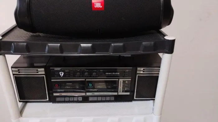 Rádio cassete duplo - funcionando.