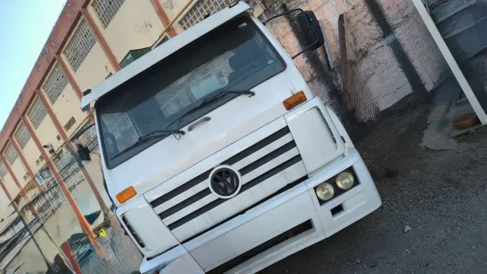 Vende-se caminhão pipa ano 1990