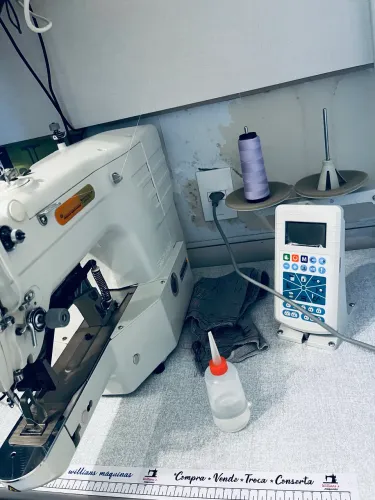 Máquina de costura traveti siruba