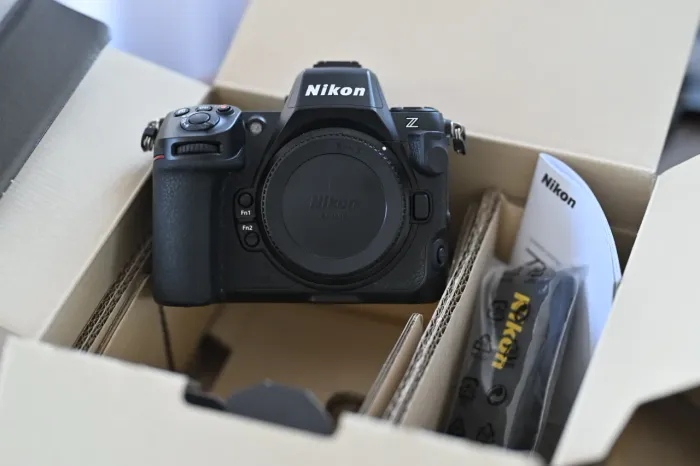 Camera Nikon Z8 com apenas 16.667 cliques