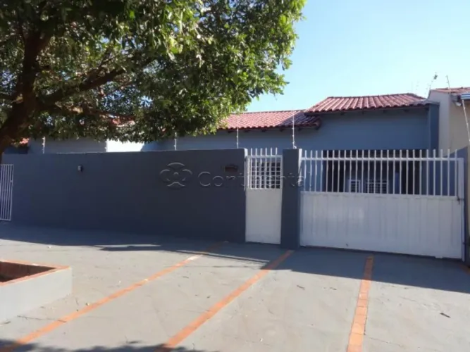 Casa padrão para venda e locação em Dourados-MS.