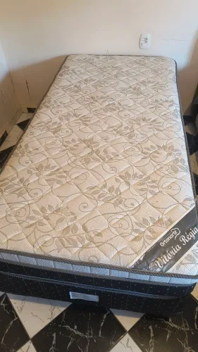 Cama solteiro king pouco usada